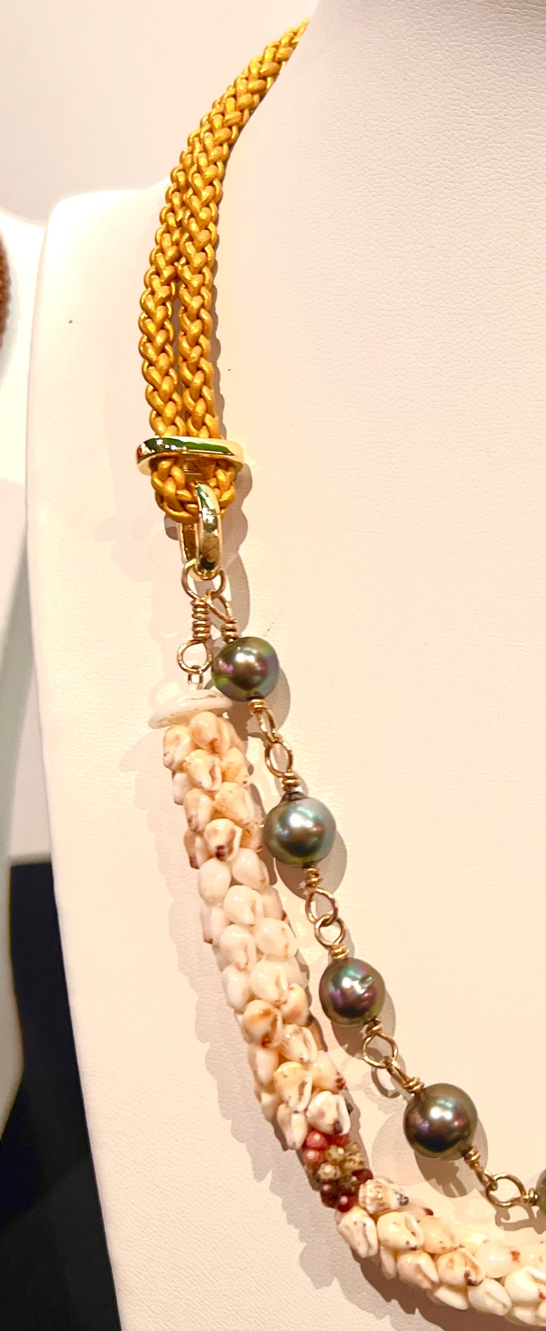 #54 Deluxe Chain with Niihau - golden