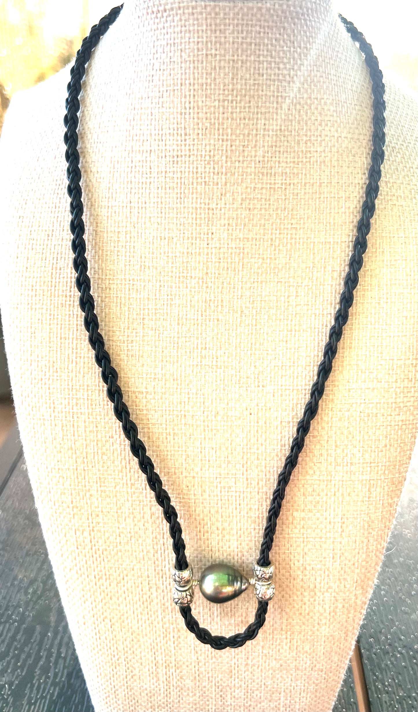 Solo Baroque Tahitian Pearl