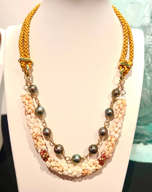 #54 Deluxe Chain with Niihau - golden